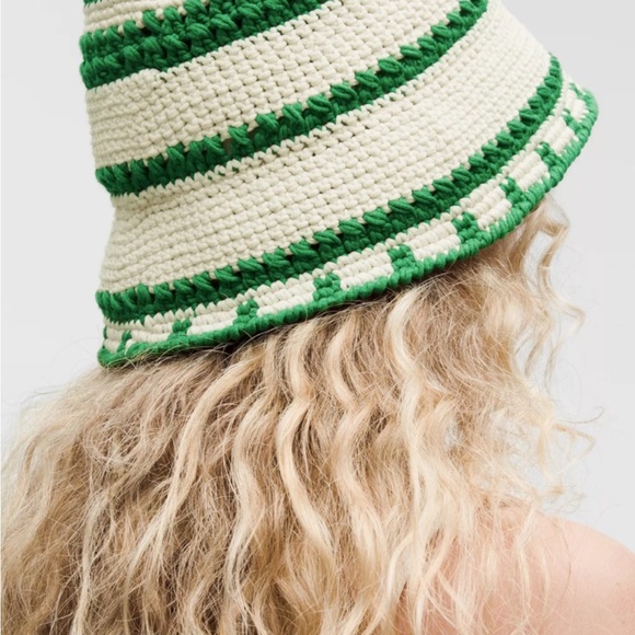 Lululemon Cotton Crochet Women\'s Bucket Hat Ivory & Raceway Green Size S/M RARE main image 11